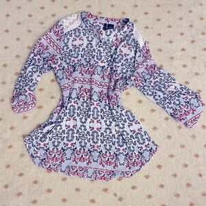 New Directions Blue and Red Patterned Blouse